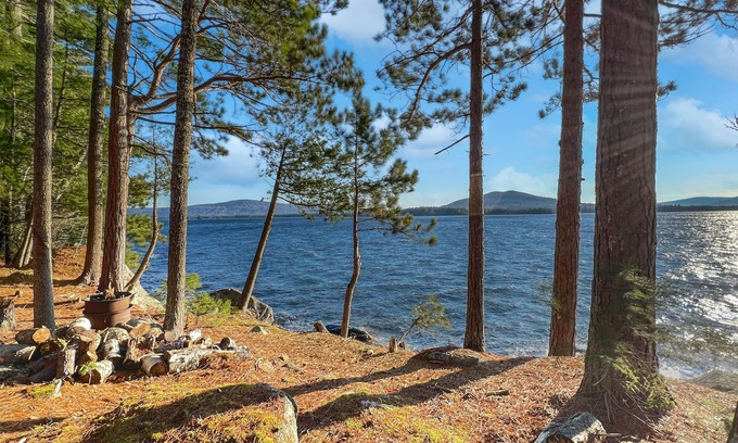 Beaver Cove Cabine | Squaw Enchantment (Waterfront on Moosehead Lake!)