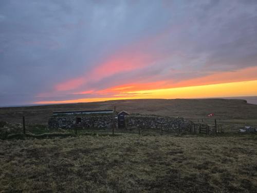 Arnol Maison | Squealing Pig Bothy