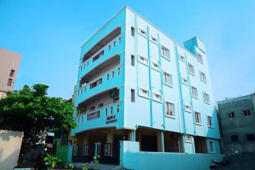 Mothilal Nagar Appartement | Sri Apt Homestay A1 Family-Friendly 2BHK with Kitchen