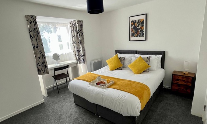 Colchester Appartement | St Andrews Gardens – Modern 2-Bed Flat with Town Views & Parking in Colchester
