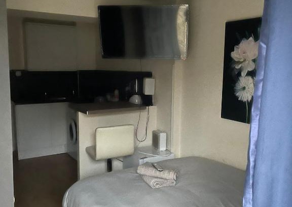 Thamesmead East Maison | St ANTHONY PRIVATE ROOM