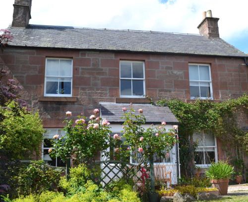 Alyth Maison | St Louan's