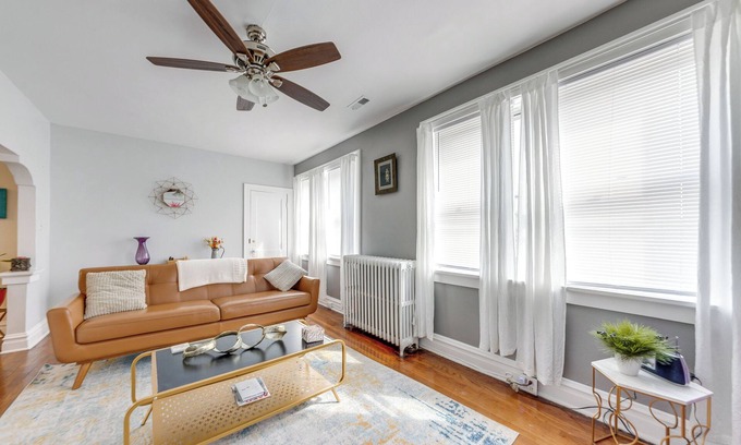 Beverly Hills Appartement | St Louis Vacation Rental ~ 10 Mi to Downtown!