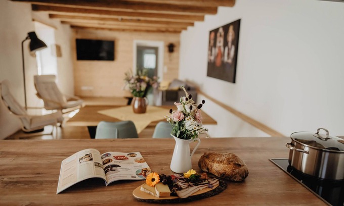 Loffingen Appartement | Stable vacation apartment