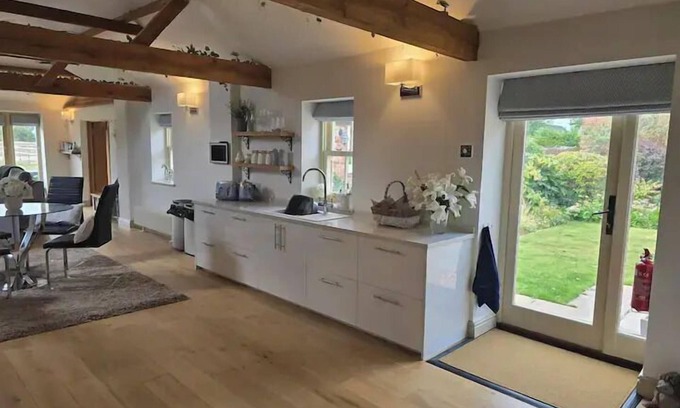 Walkeringham Maison | Stable View Barn - log burner & dog friendly