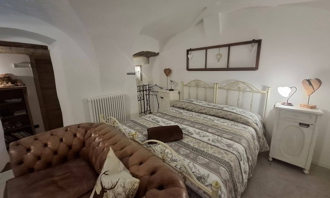 Montagnaga Maison | STABLES SUITE with one freestanding bath typical Trentino charming style