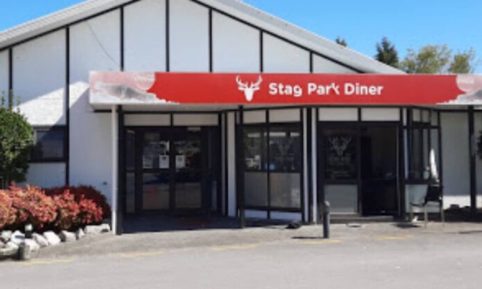 Hilltop Hôtel | Stag Park Accommodation