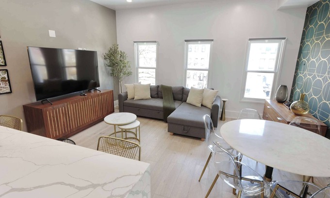 Logan Circle Appartement | Stairway to Heaven - Parking