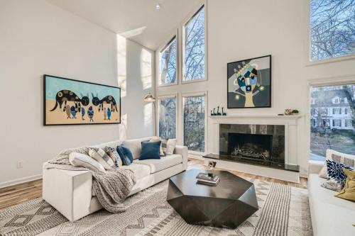 North Buckhead Maison | Stairway to Heaven