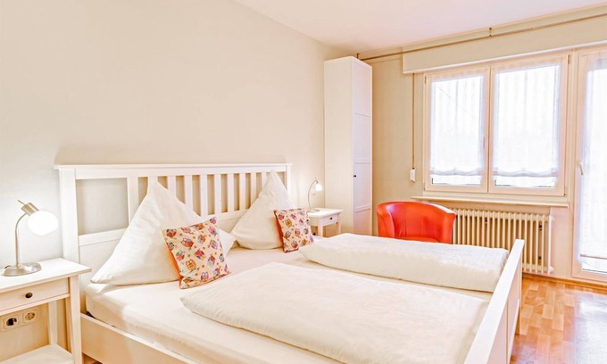 Langsur Lit Et Petit-Déjeuner | Standard Doppelzimmer mit Balkon - Weingut Johannishof