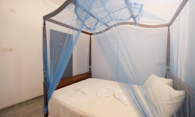 Pelena Hôtel | Standard Double Room with Fan 1 - Surfside Retreat Weligama