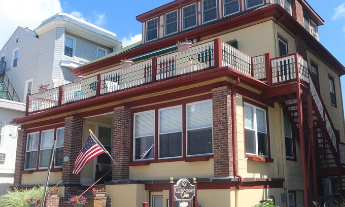 Ventnor City Lit Et Petit-Déjeuner | Standard King Room 300 feet from the boardwalk and beach with parking and full breakfast