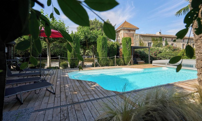 Alzonne Maison | Gîte STANDING climatisé Piscine PRIVEE Chauffée avec terrasse et SPA