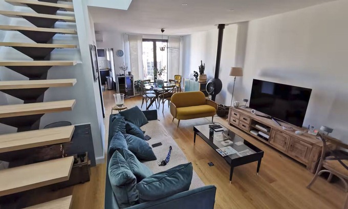 Begles Maison | Standing, calm and comfort