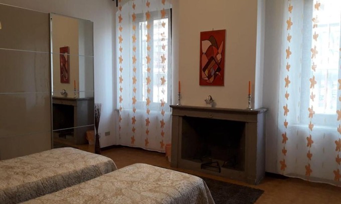 Oltretorrente Appartement | Stanza in appartamento condiviso nel centro storico di Parma