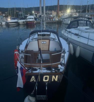 Izola Location De Bateaux | Star Guide AION