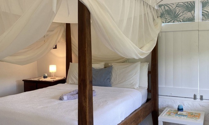 Marigot Bay Appartement | Star Lilly cottage with great views.