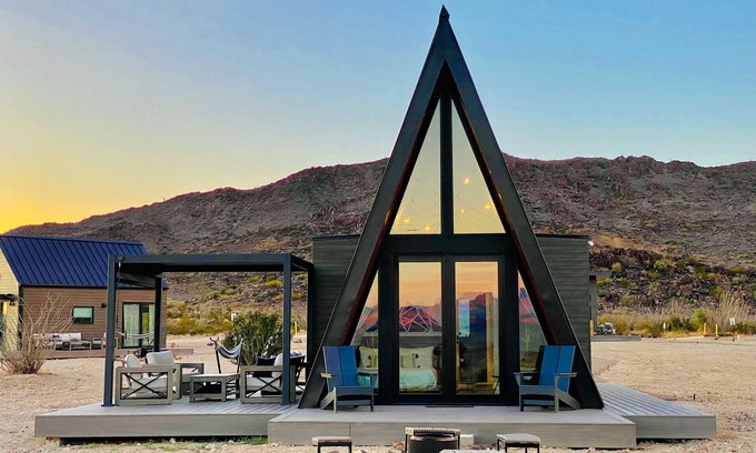 Study Butte-Terlingua Appartement | Stardust Big Bend Luxury A-Frame#1 with a fab view