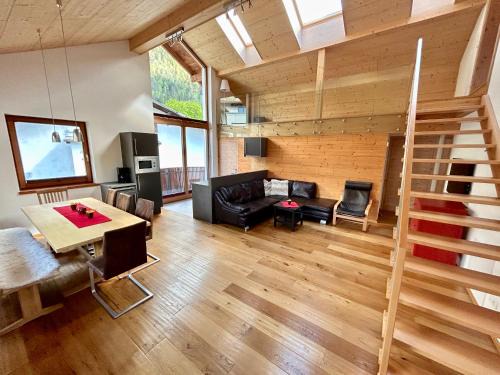 Ried im Oberinntal Appartement | StarkApart - XL-Wohnung-geräumig-stilvoll