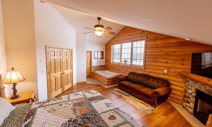 Oglesby Cabine | Starved Rock Cabin in the Woods ! Starved Rock State Park IL