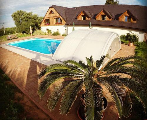 Pilnikov Maison | Statek pod lípou