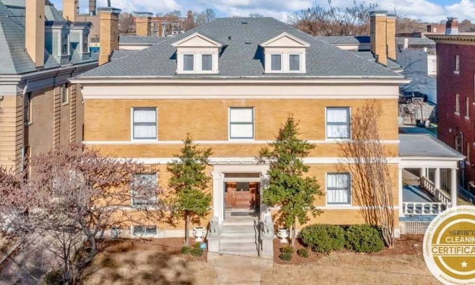 Central West End Maison | Stately 8BR Historic CWE Home / ABODEbucks
