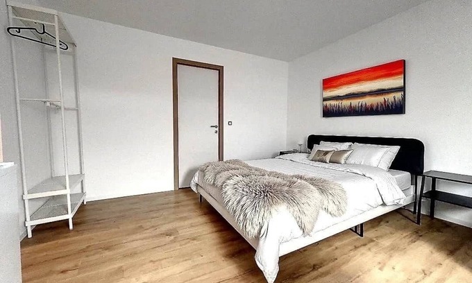 Ransart Appartement | Station 82 D'Charleroi-Airport