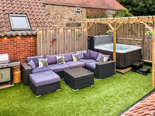 Pickering Maison | Station View