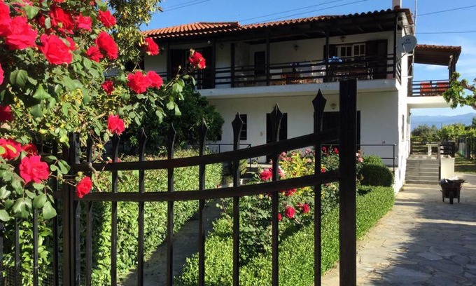 Zakhloritika Maison | Stavrianna Eco farmhouse #2 Digital Nomad paradise