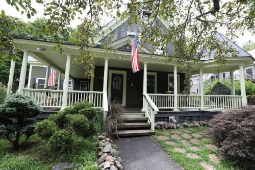 Woodstock Lit Et Petit-Déjeuner | Stay At Jimmy's