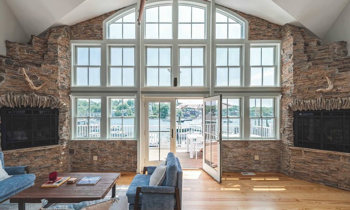 Gloucester Maison | Stay at Smith Cove Su