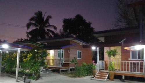 Prakhon Chai Maison | Stay Ban Posai with Pool