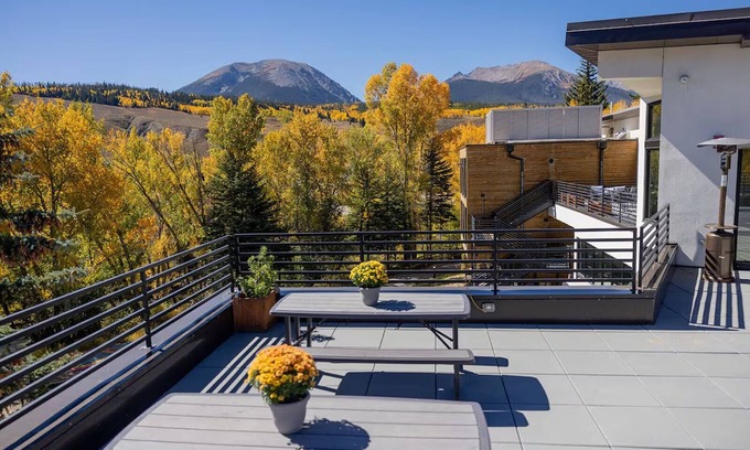 Silverthorne Hôtel | Stay Close & Comfortable – 3 Modern Units, Walk to Shops, Cafés & Music