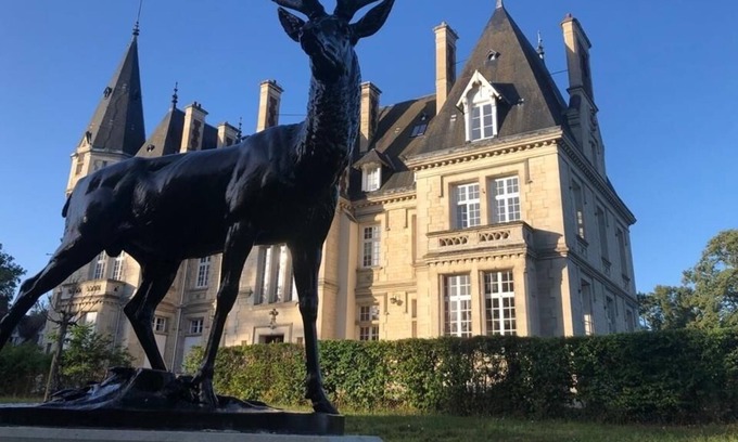 Saint-Jean-aux-Bois Appartement | Stay in a chateau! 4 bedroom apartment with private pool near Paris!