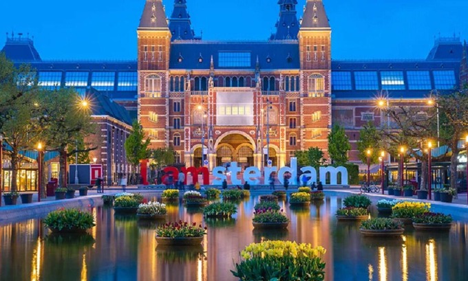 Frankendael Maison | Stay in the heart of Amsterdam surrounded with charming cafes,canals & boutiques