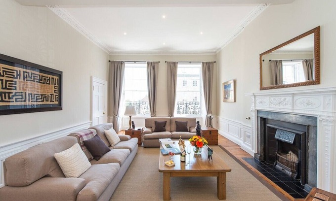 New Town Appartement | The Edinburgh Idyll @ The New Town