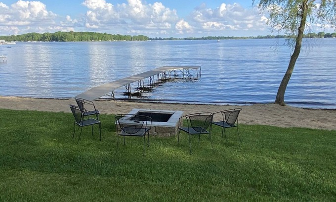 Madison Lake Maison | Restez à la vue sur Madison: Belle, spacieuse, Lake Home sur le lac Madison