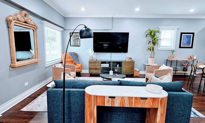 South Shore Maison | Stay Inn South Shore- Pool Table, Arcade, Sleeps 10, Pet Friendly
