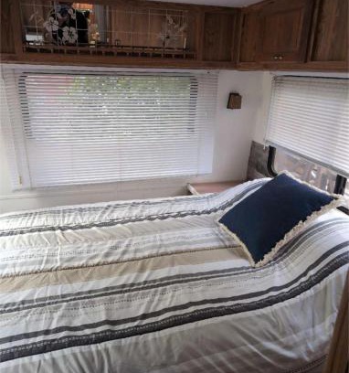 Redcliff Autre | Stay RV Redcliff