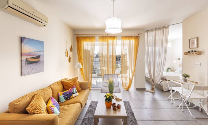 Lykabittos Appartement | STAY Sunflower Delight Studio