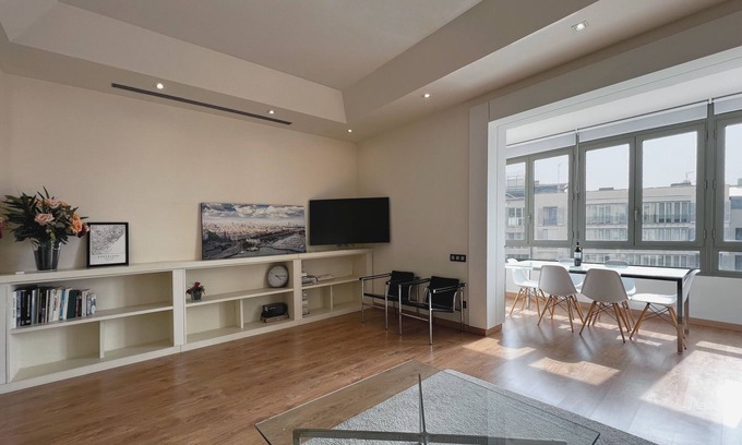 Sarria-Sant Gervasi Appartement | Luminous Apt | Stay Unique Apartments Diagonal III