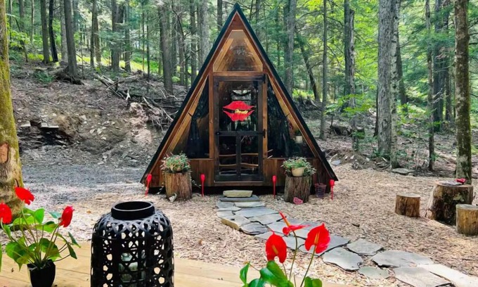 Sidney Cabine | Stay Wild - Upscale Glamping in NY