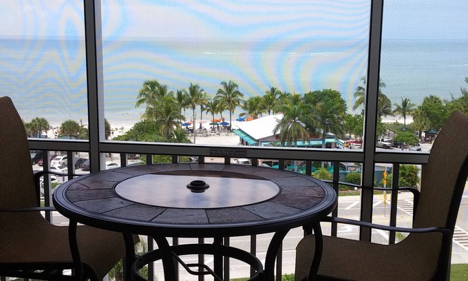 Bonita Springs Copropriété | Stay With Us In "Our Tropical Paradise" - 5 STAR Comfort + Luxury Throughout!!!
