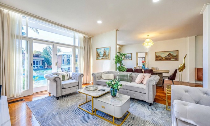 McKinnon Maison | StayAU 6BR McKinnon Pool Home