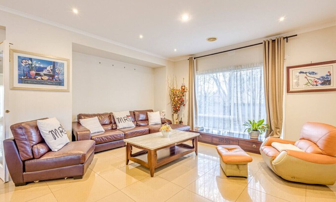 Caroline Springs Maison | StayAU Family Home Comfort in Caroline Springs
