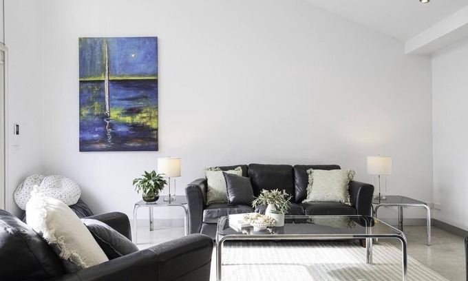 Fairfield Maison | StayCentral - Fairfield 4Br Home - Perry St, Fairfield - 4 Bedrooms, 6 Beds, 1 Bathrooms, 1 secure undercover parking spot and free street parking.