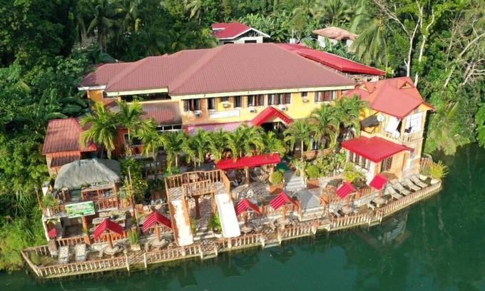 Loboc Lit Et Petit-Déjeuner | Stefanie Grace Paradise Inn & Restobar