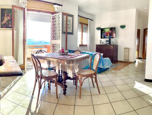 Quartiere XXXV Lido di Castel Fusano Appartement | Stella Di Mare - ampio appartamento con DUE bagni - fronte mare