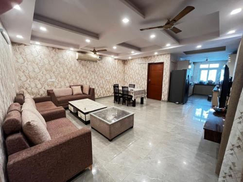 South West Appartement | Stella Homestay- Near Yashobhoomi