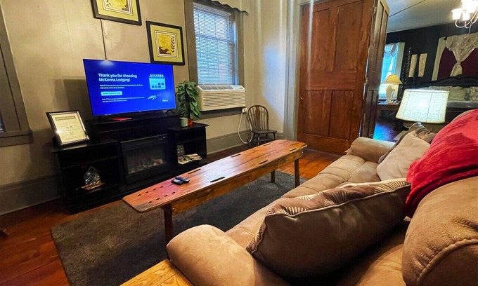 Coshocton Appartement | Stella's Place in Heart of Historic Roscoe Village